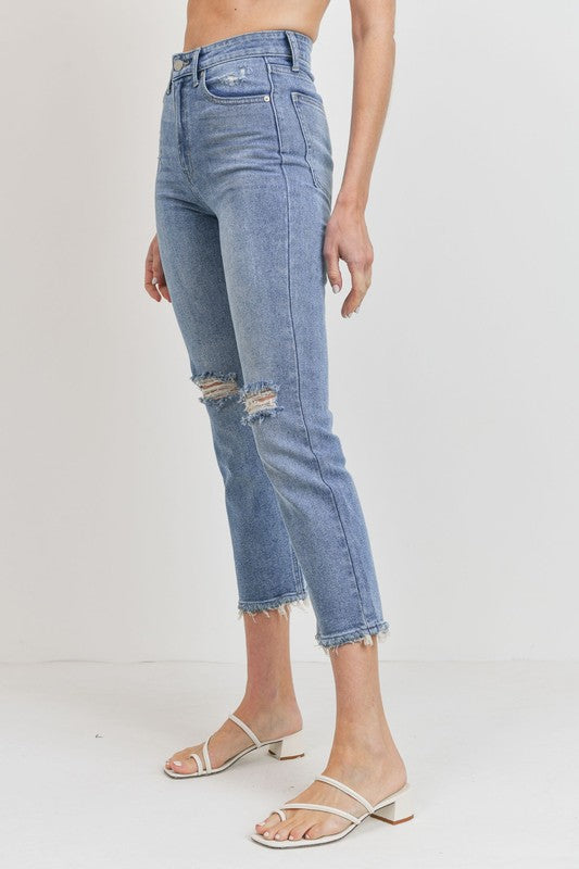COMFORT DISTRESSED STRAIGHT JEANS