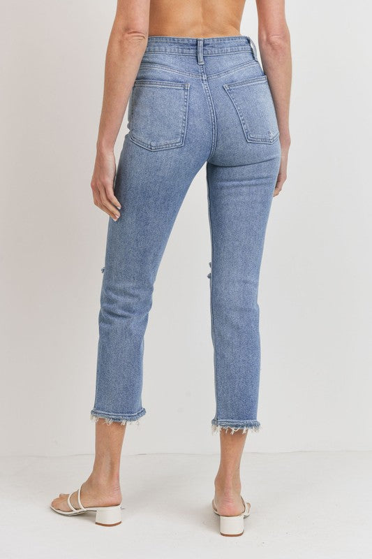 COMFORT DISTRESSED STRAIGHT JEANS
